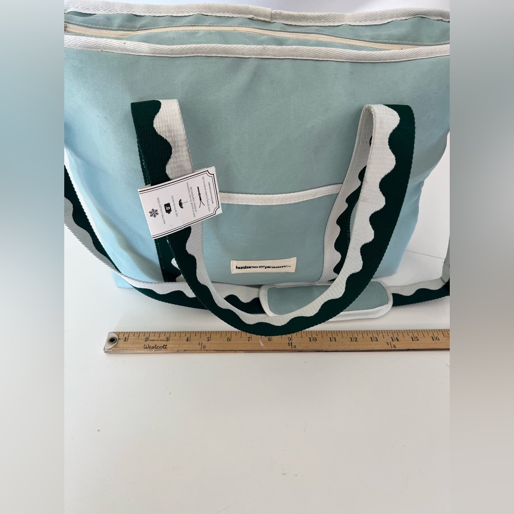 Business & Pleasure Co. The Holiday‎ Cooler Tote Back In Rivie Green NWT - Picture 15 of 16